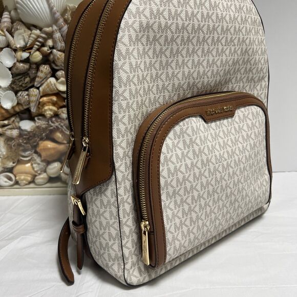 Michael Kors MK Jet Set Monogram Backpack Vanilla Ivory Cream ~ Excellent Cond - Picture 3 of 16